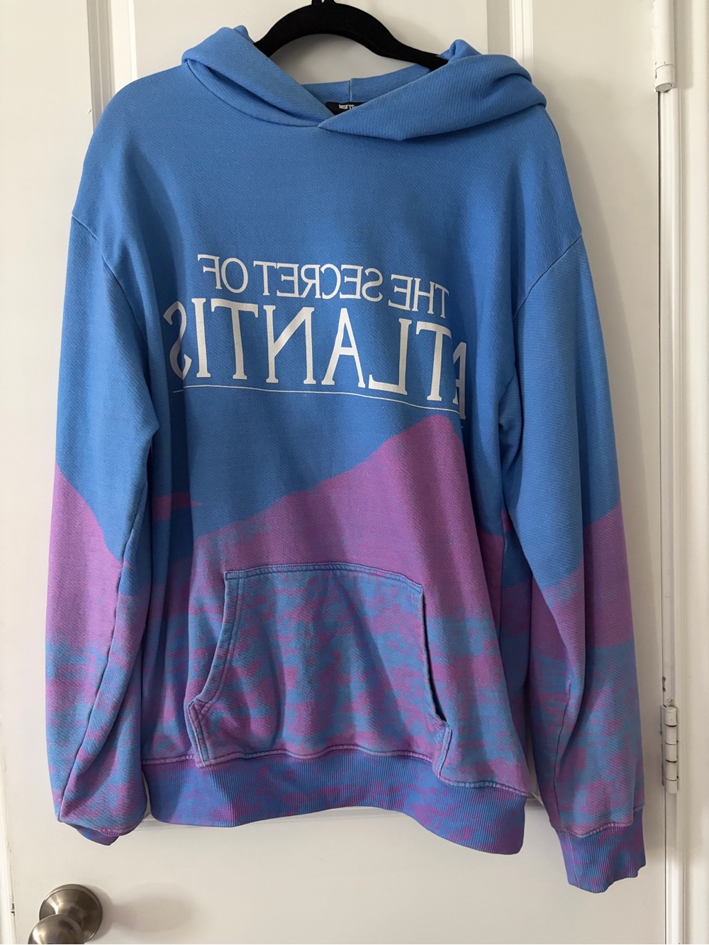 Unbranded Blue & Lavender V-Neck Sweater - Modern Colorblock menshoodie
